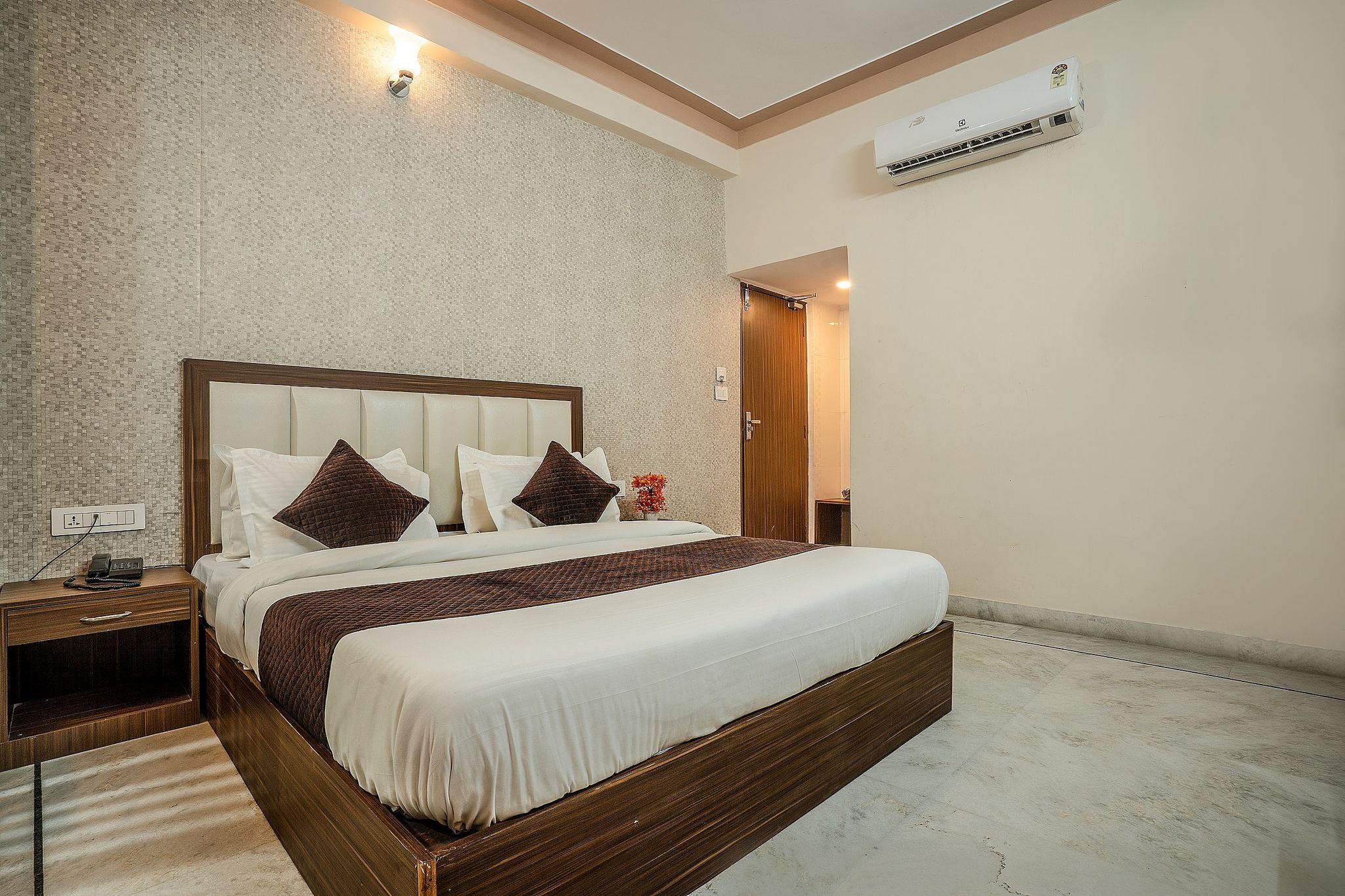 Tripli Udaipur Deluxe Double Room 6