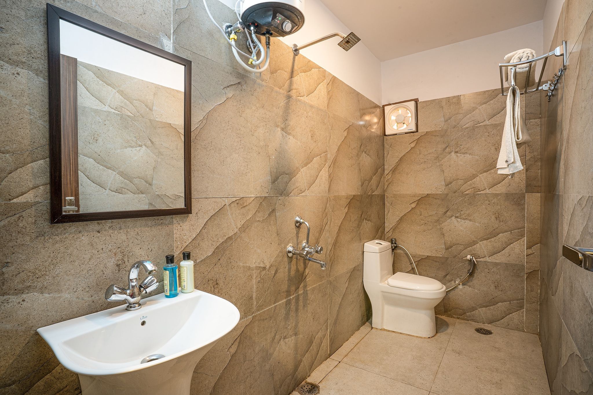 Tripli Udaipur Deluxe Double Room 10