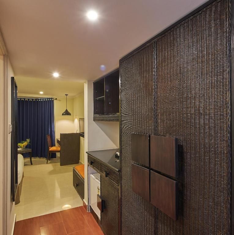 Tulip Inn Koramangala Deluxe Double Room 4