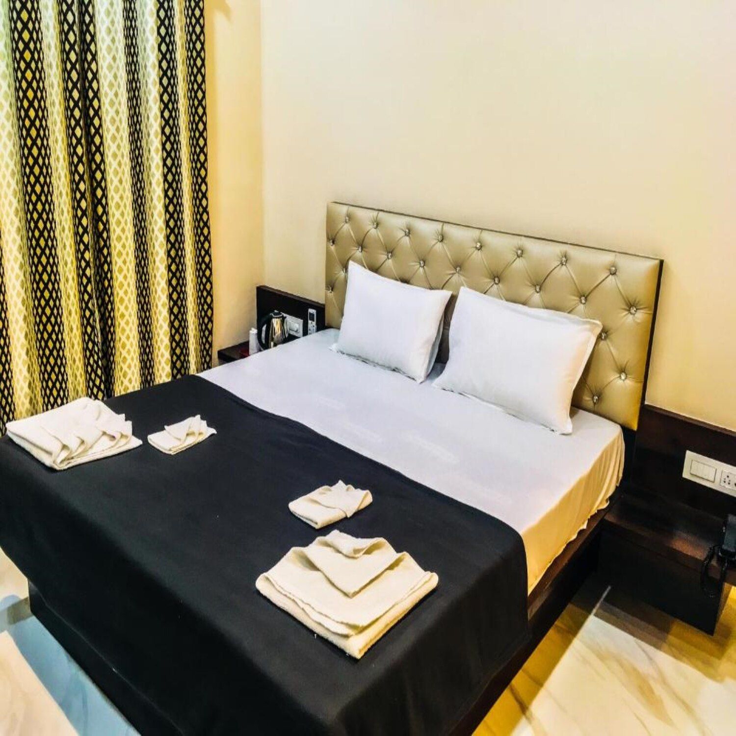 Vanrai Village Resort Standard Non AC Room