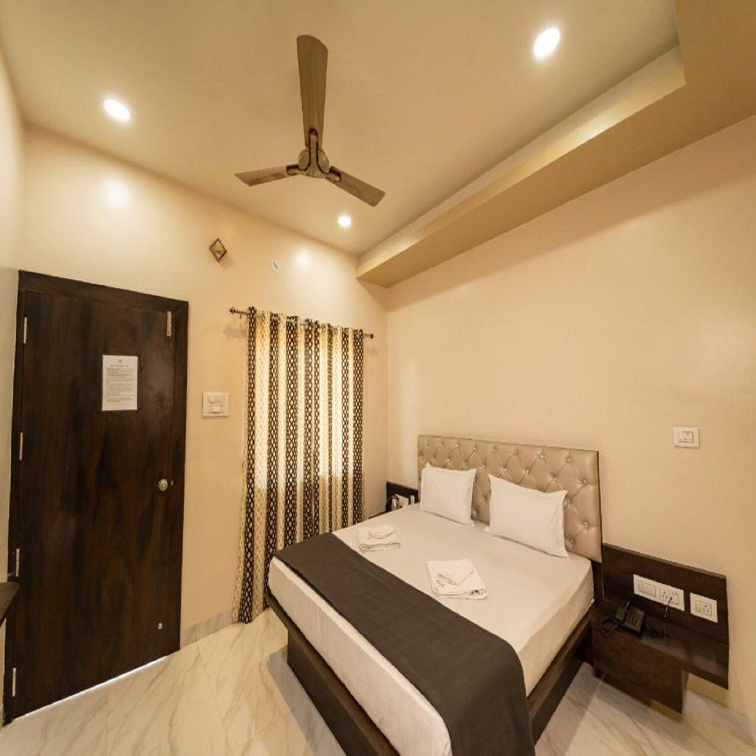 Deluxe AC Room