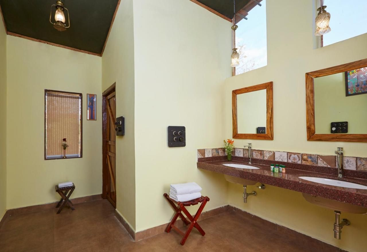 undefined WelcomHeritage Jungle Home Pench 8