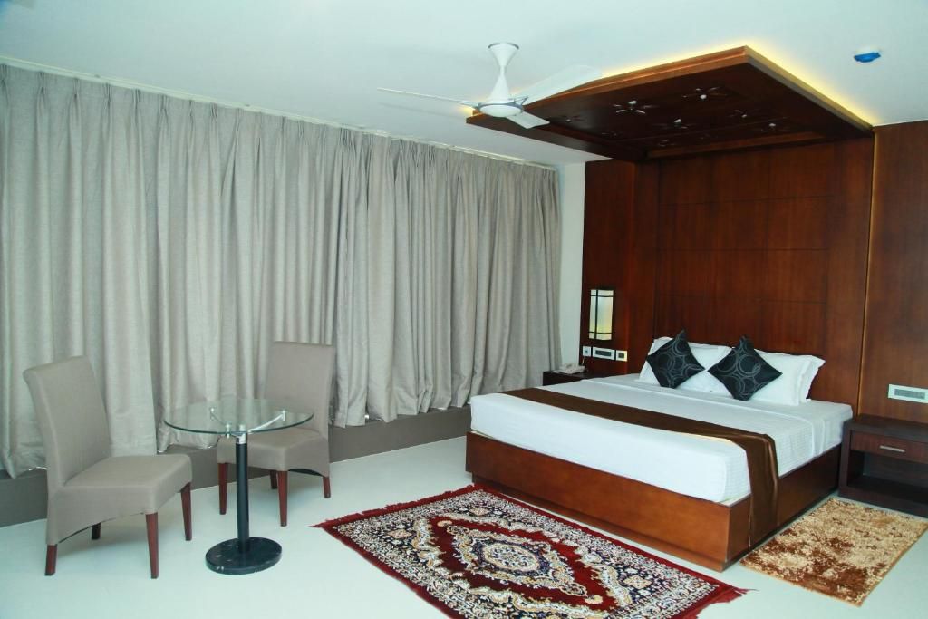 Vavas Inn & Suites Connecting AC Room 9