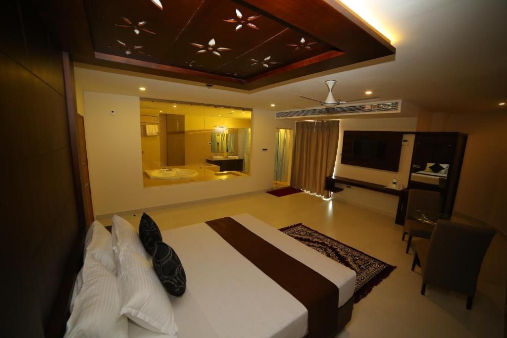 Vavas Inn & Suites Vista AC Suite 4