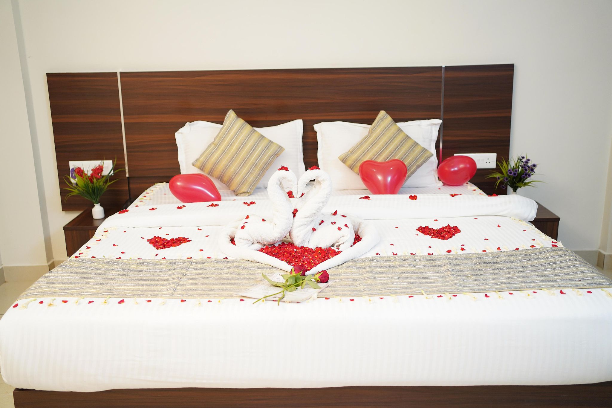 Lake Forest Munnar Valley View Room Non AC 5