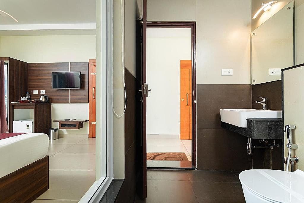 Lake Forest Munnar Valley View Room Non AC 14