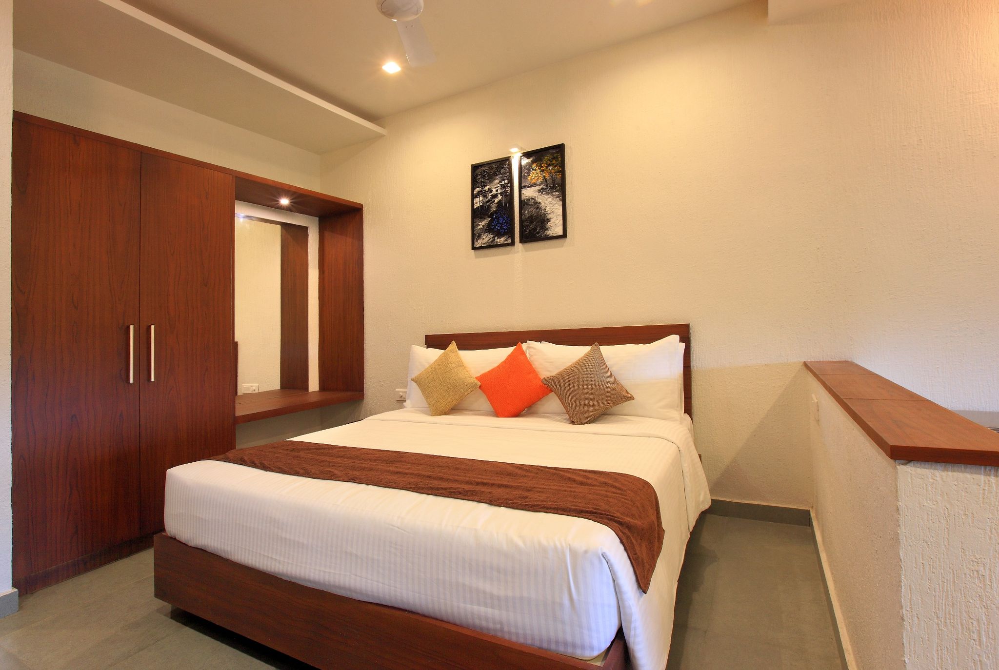 Estate King Suite with Balcony and Valley View