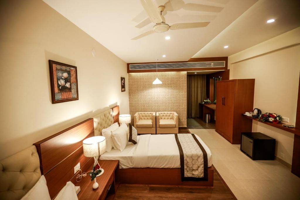 Nesma Palace Deluxe Double Room 17