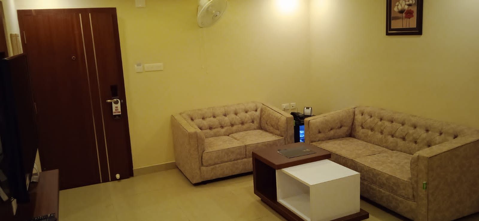 Nesma Palace Deluxe Double Room 23