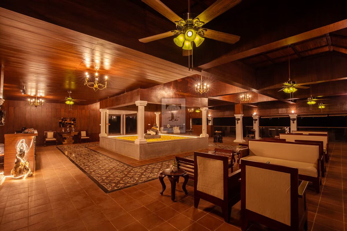 Food & Dining