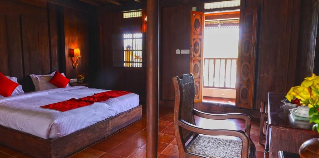 Kumarakom Heritage Resort Heritage Mansion Paddy and Pool view 2