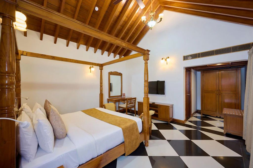 Premium Lake View Suite