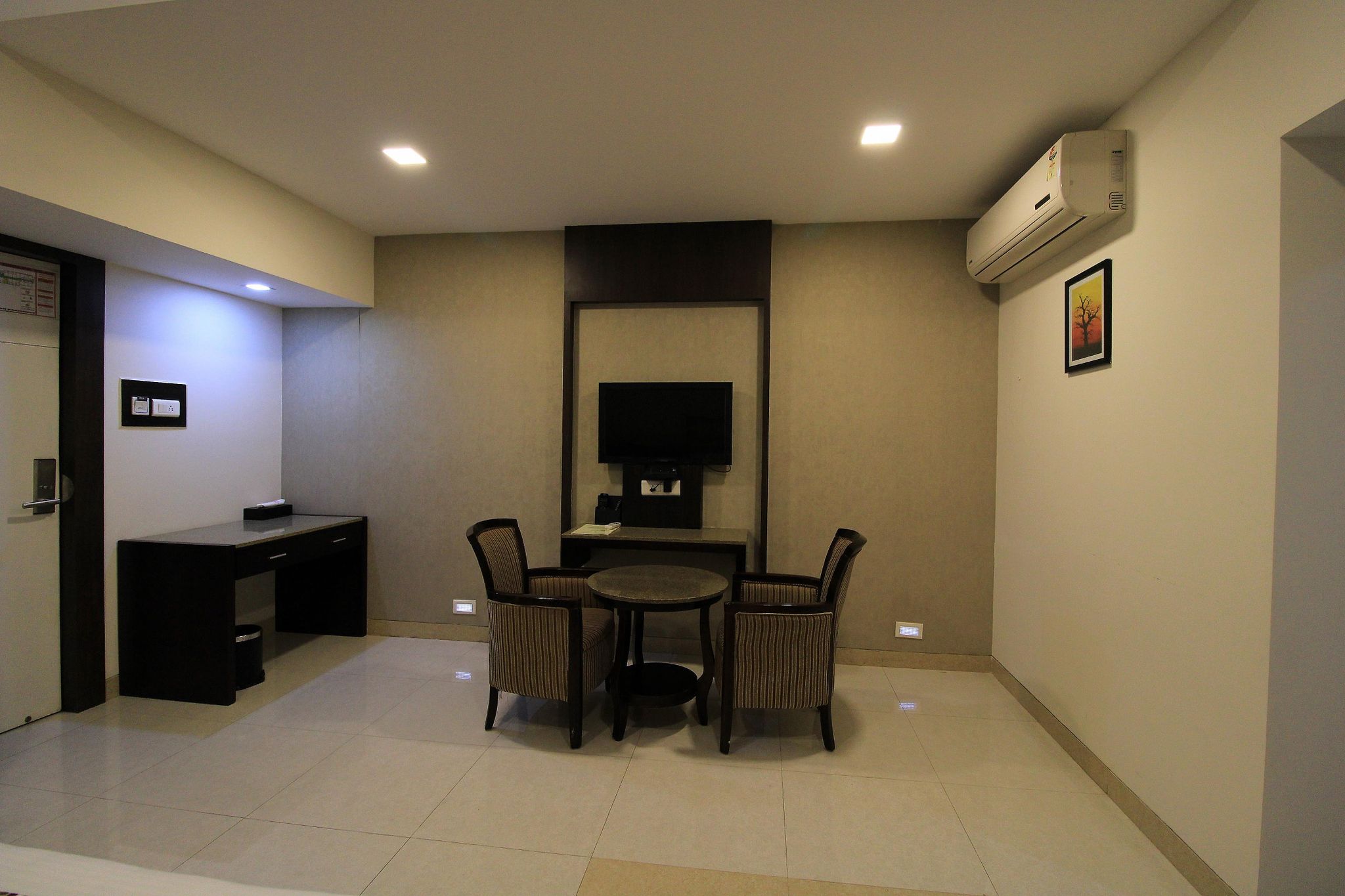 Hotel Southern Residency - Near to SIPCOT Executive Room 6