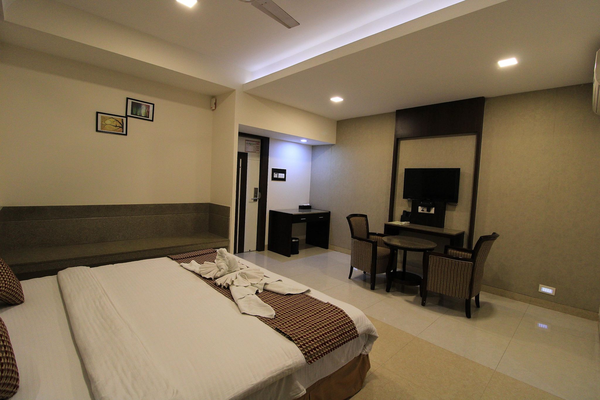 Hotel Southern Residency - Near to SIPCOT Executive Room 3