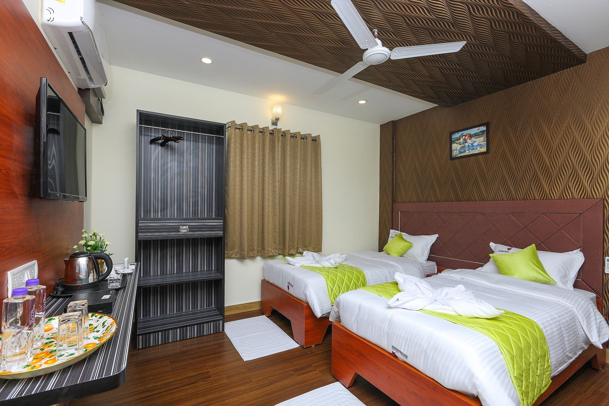 Royal Grand Standard Double AC 10