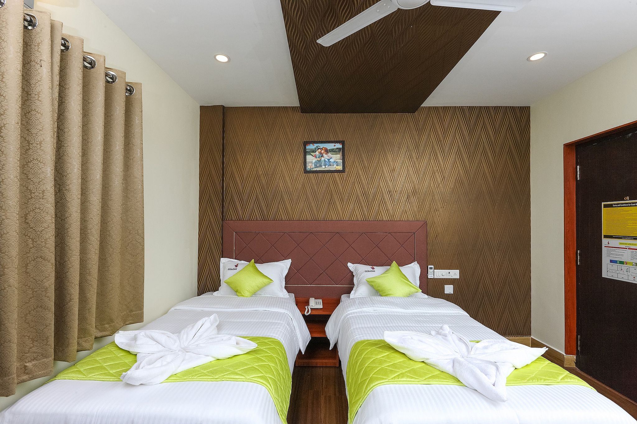 Royal Grand Standard Double AC 3