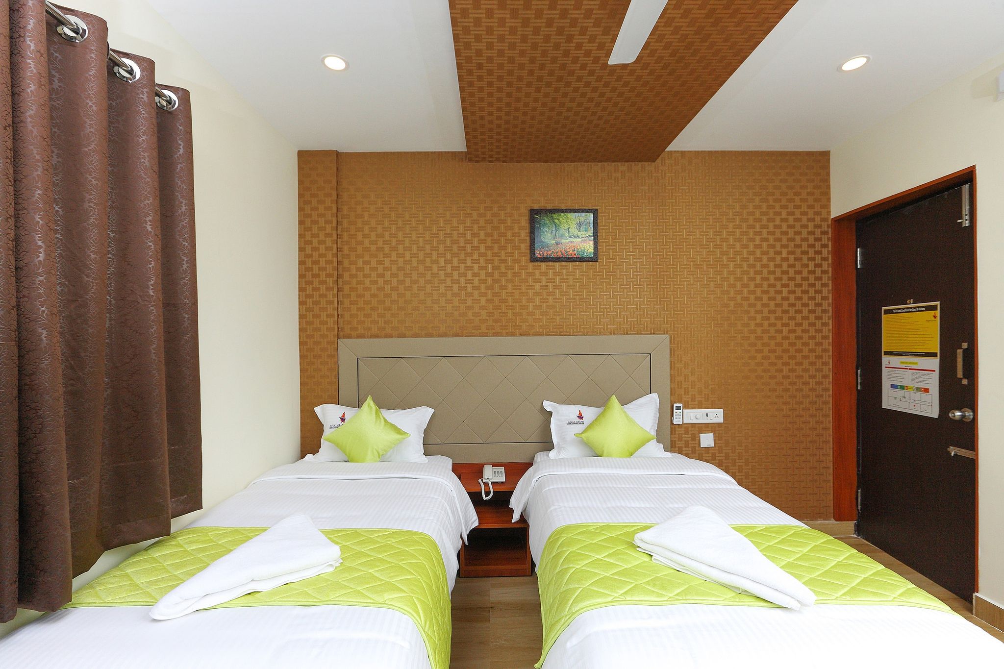 Royal Grand Standard Double AC 6