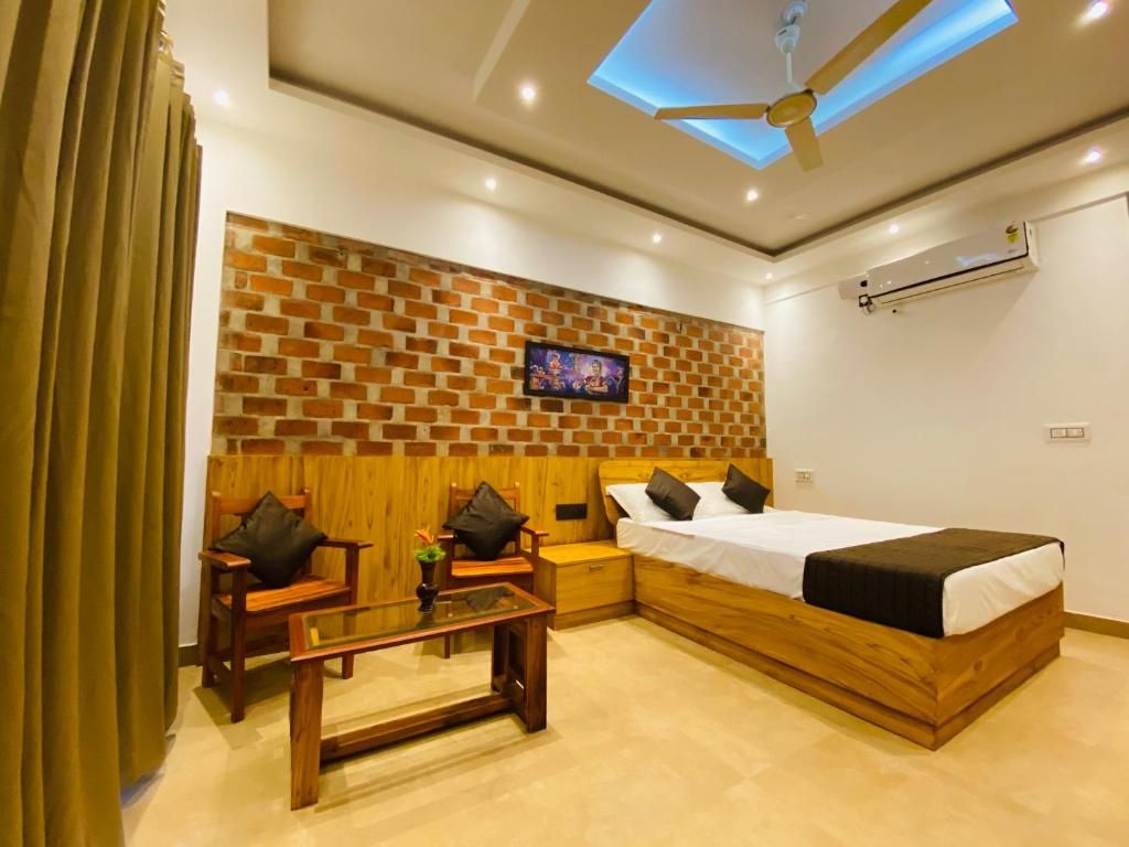 AC Sea View Deluxe Double Room with Balcony