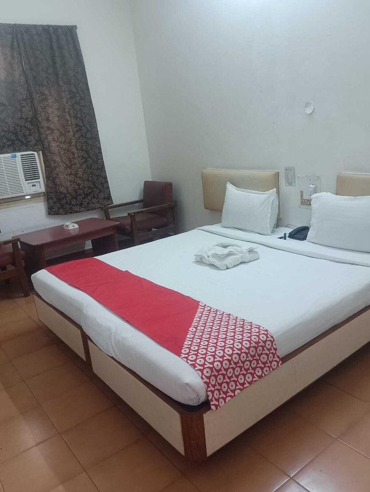 FabHotel Ranjit Residency Standard Double Room 3