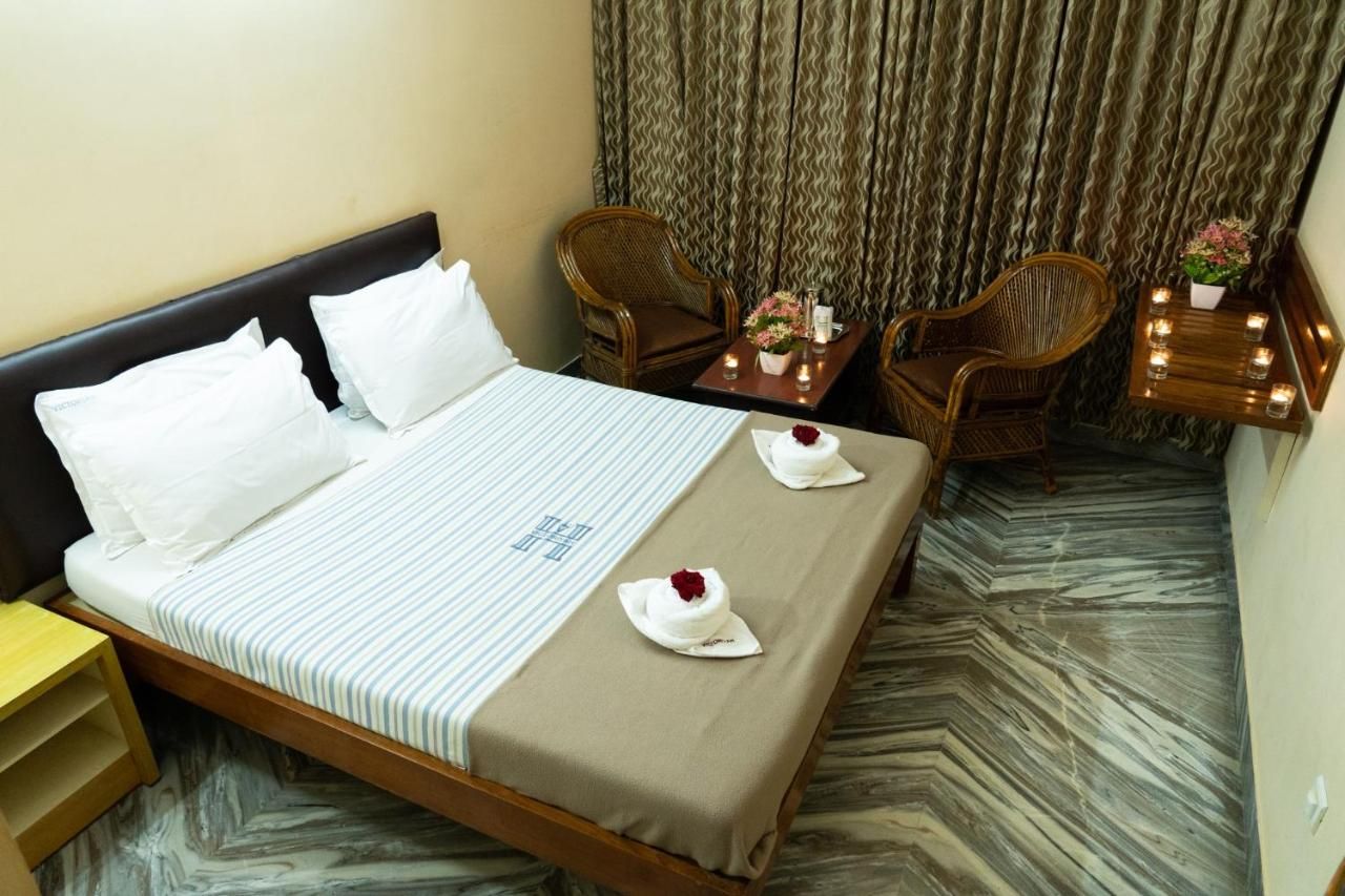 Deluxe Double Bed AC Room