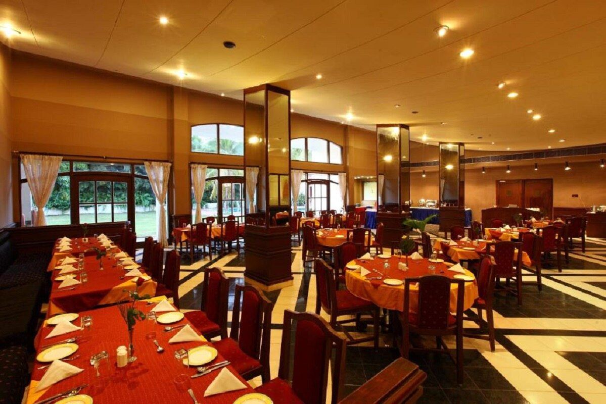 Food & Dining