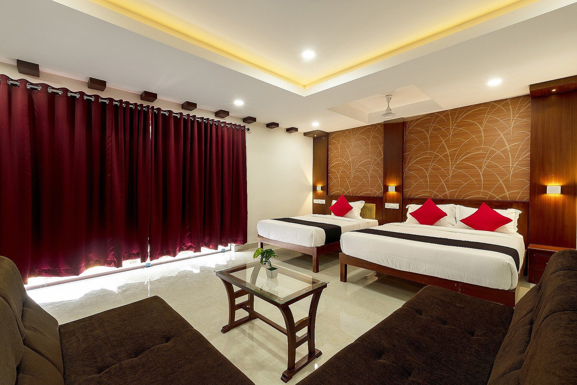 Superior Deluxe Double (King/Twin Bed)