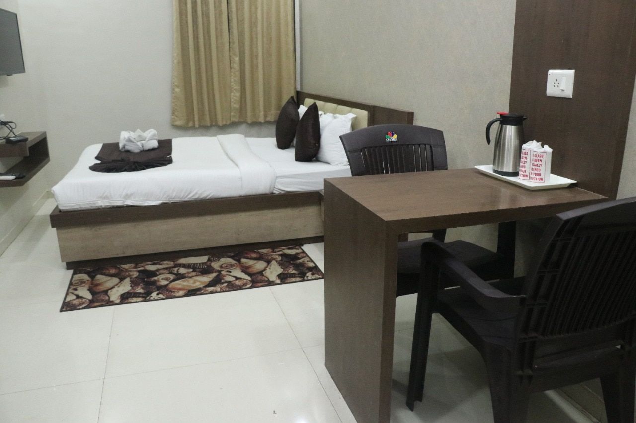 Hotel Grand Royal Classic Non-AC 5