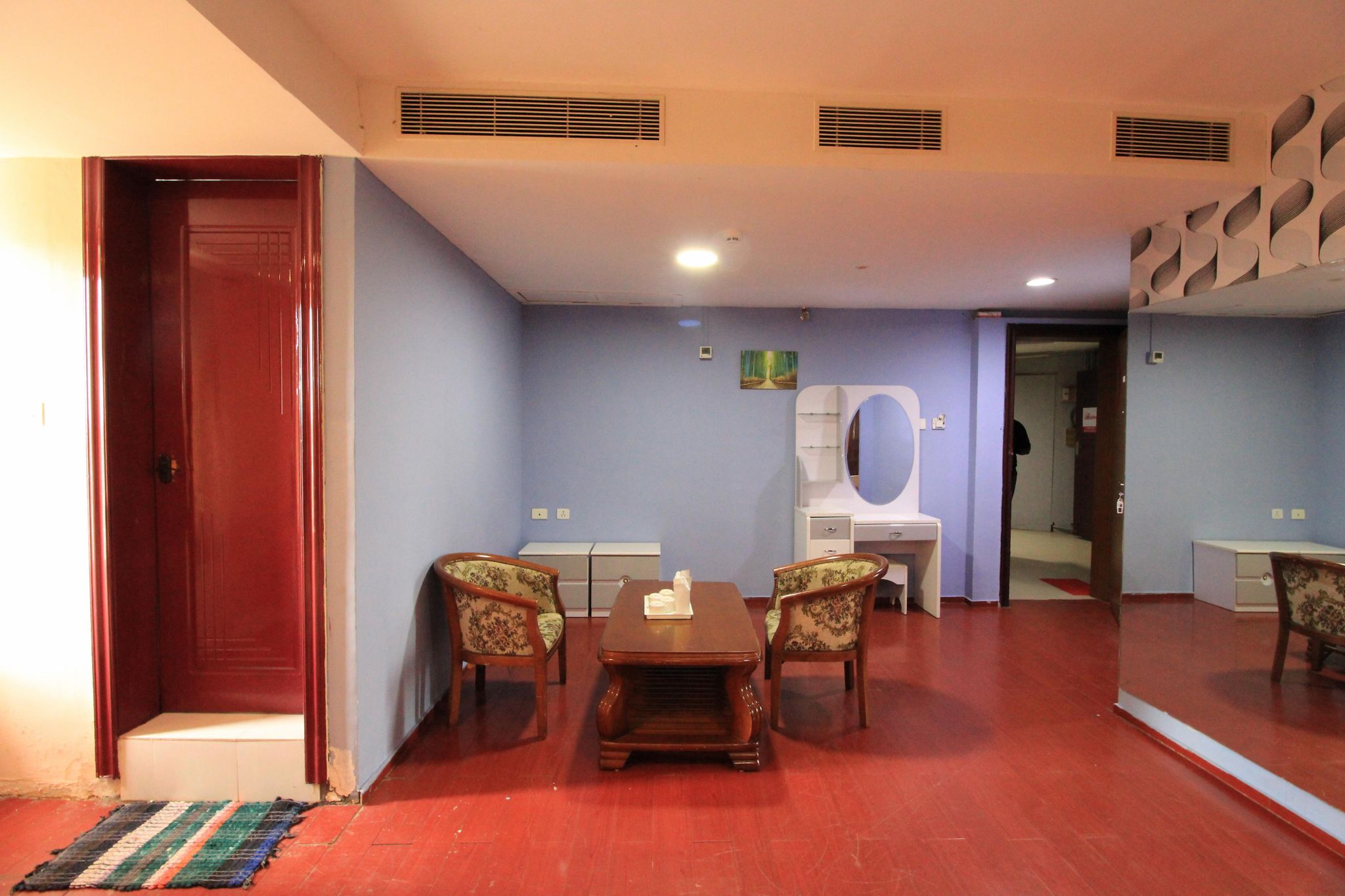 Aishwaryam Hotel Deluxe Room 15