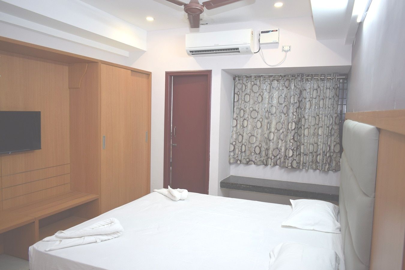 Hotel Vijay Krishna Standard Room 8