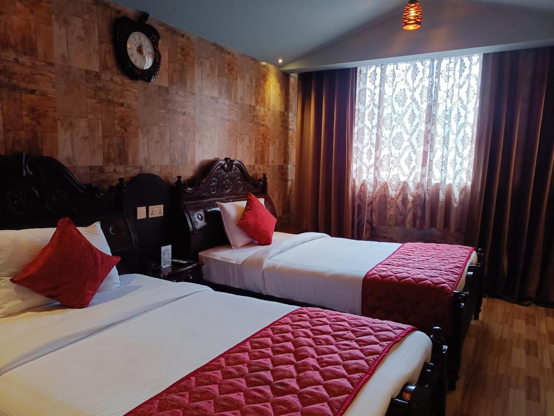 Deluxe Twin Rooms