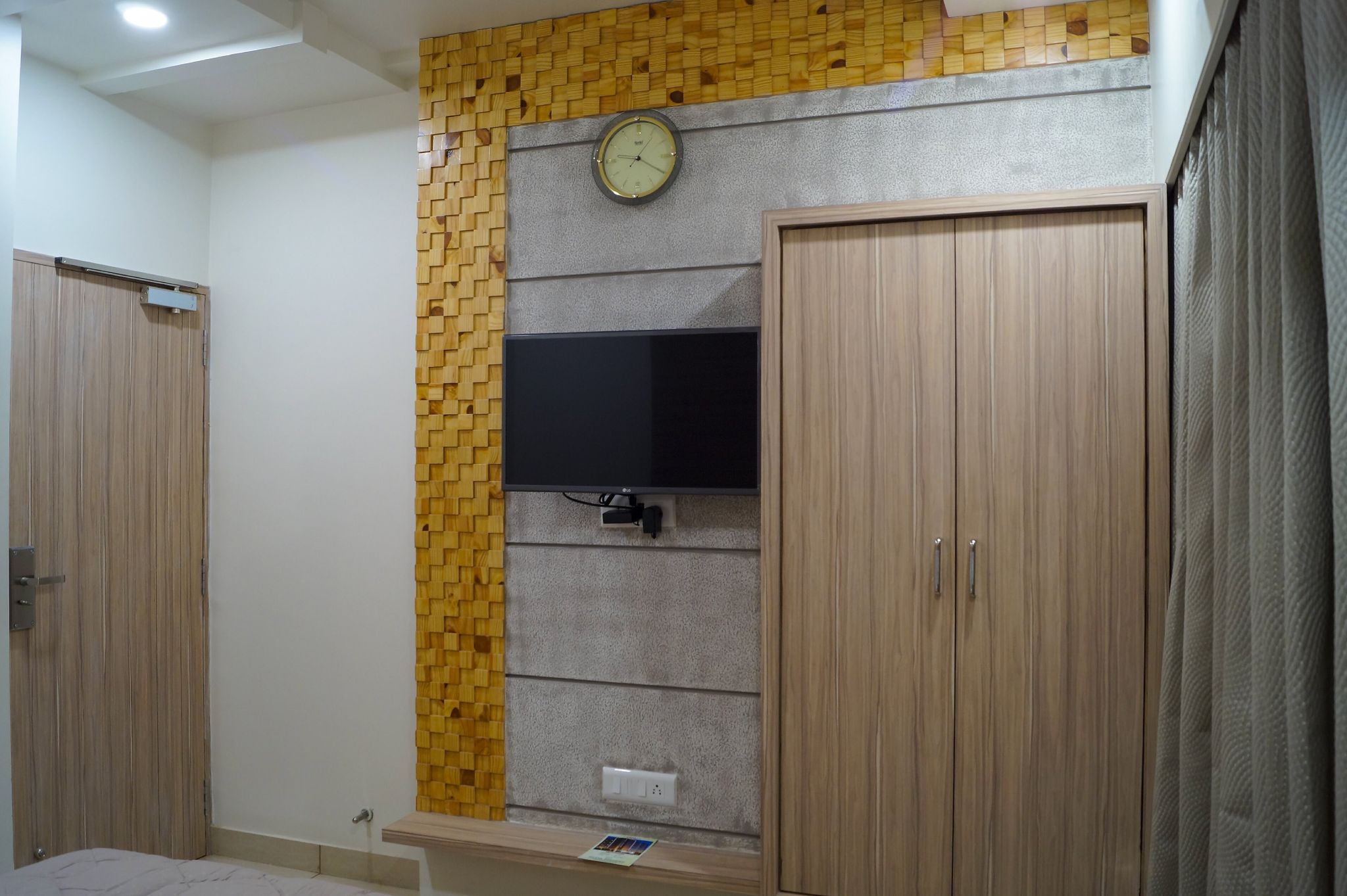 Hotel Midtown, Vadodara Super Deluxe 13