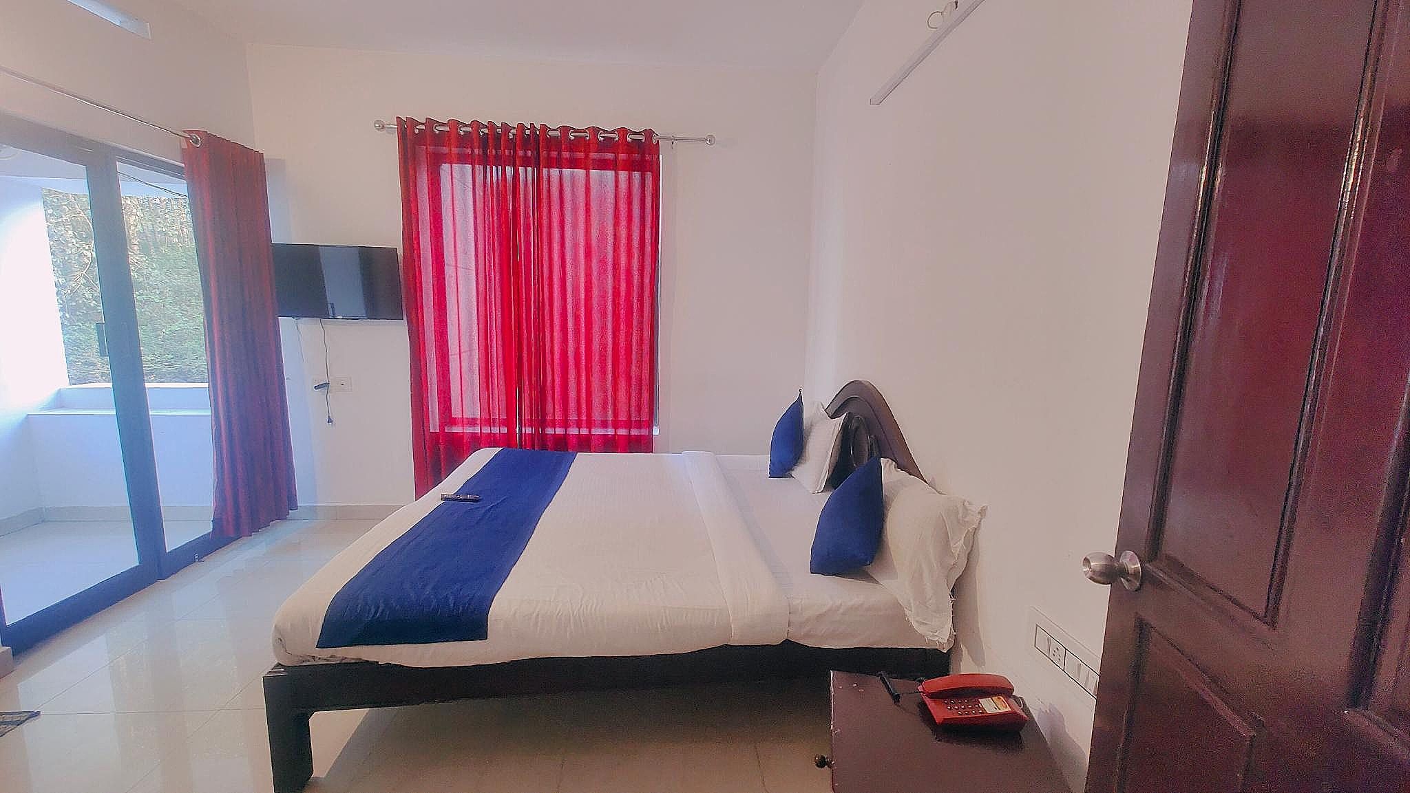 Lumino Karthika Standard Double Room 4