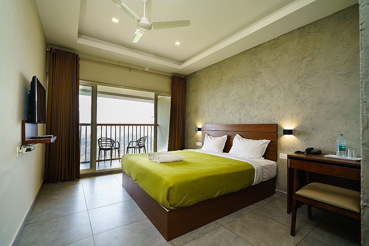 Deluxe Valley Facing Room with Balcony