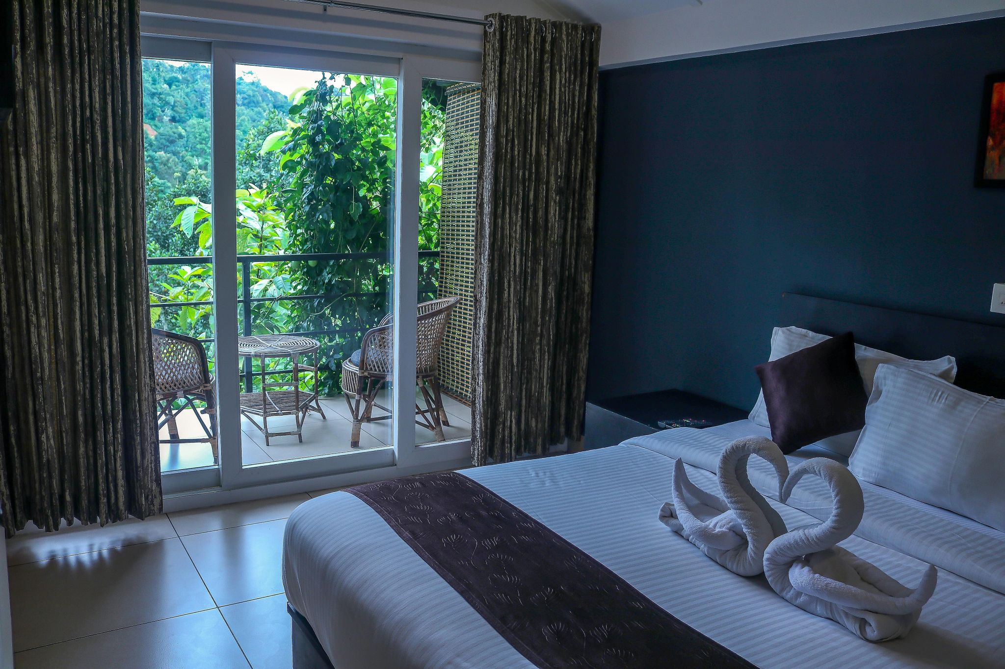 Edens Resort Deluxe room (Non AC) 3