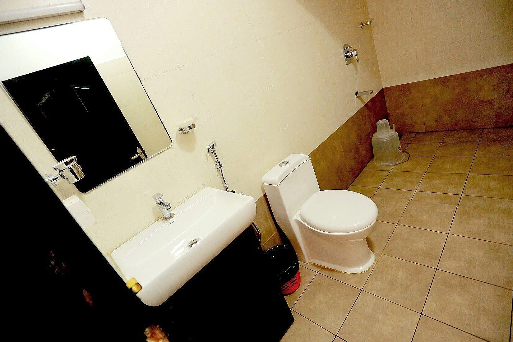 Edens Resort Deluxe room (Non AC) 4