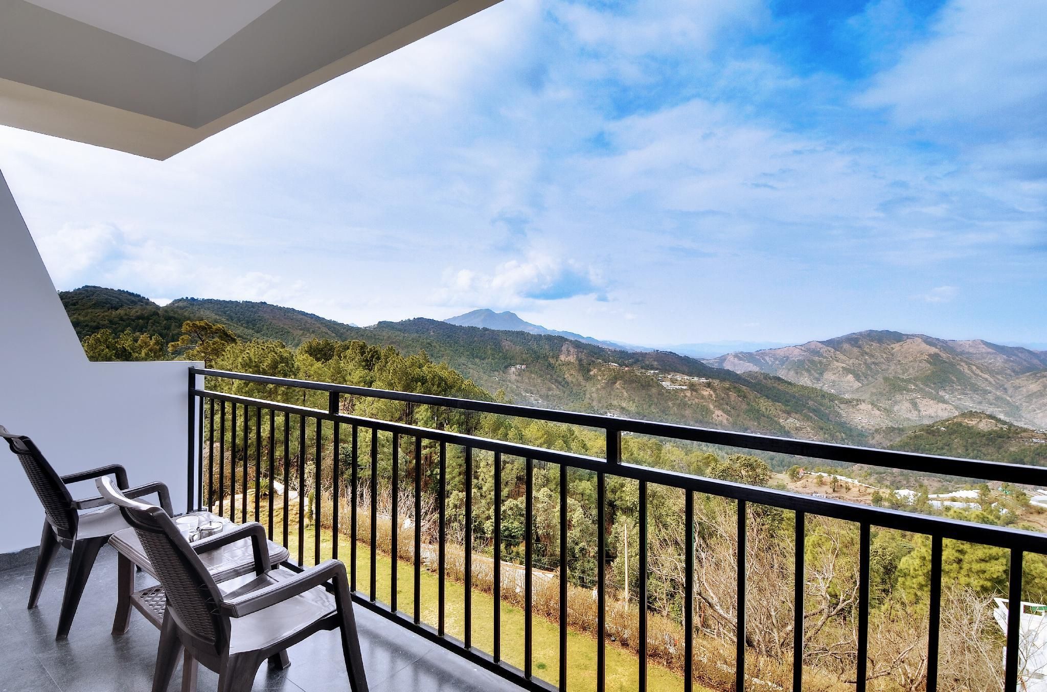 Pine Twin Room with Terrace