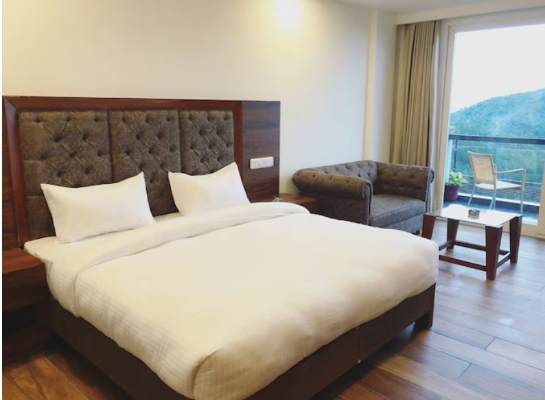 Hotel Chail Residency Super Deluxe Room with Balcony (Valley View - New Wing) 2