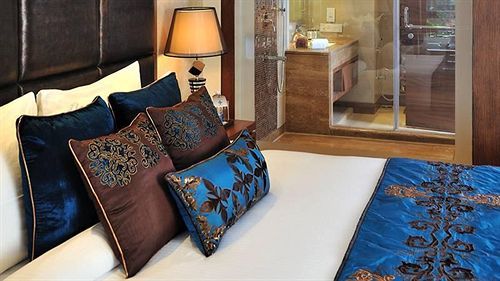 Marina- Shimla First Designer Boutique Hotel Deluxe Room 5