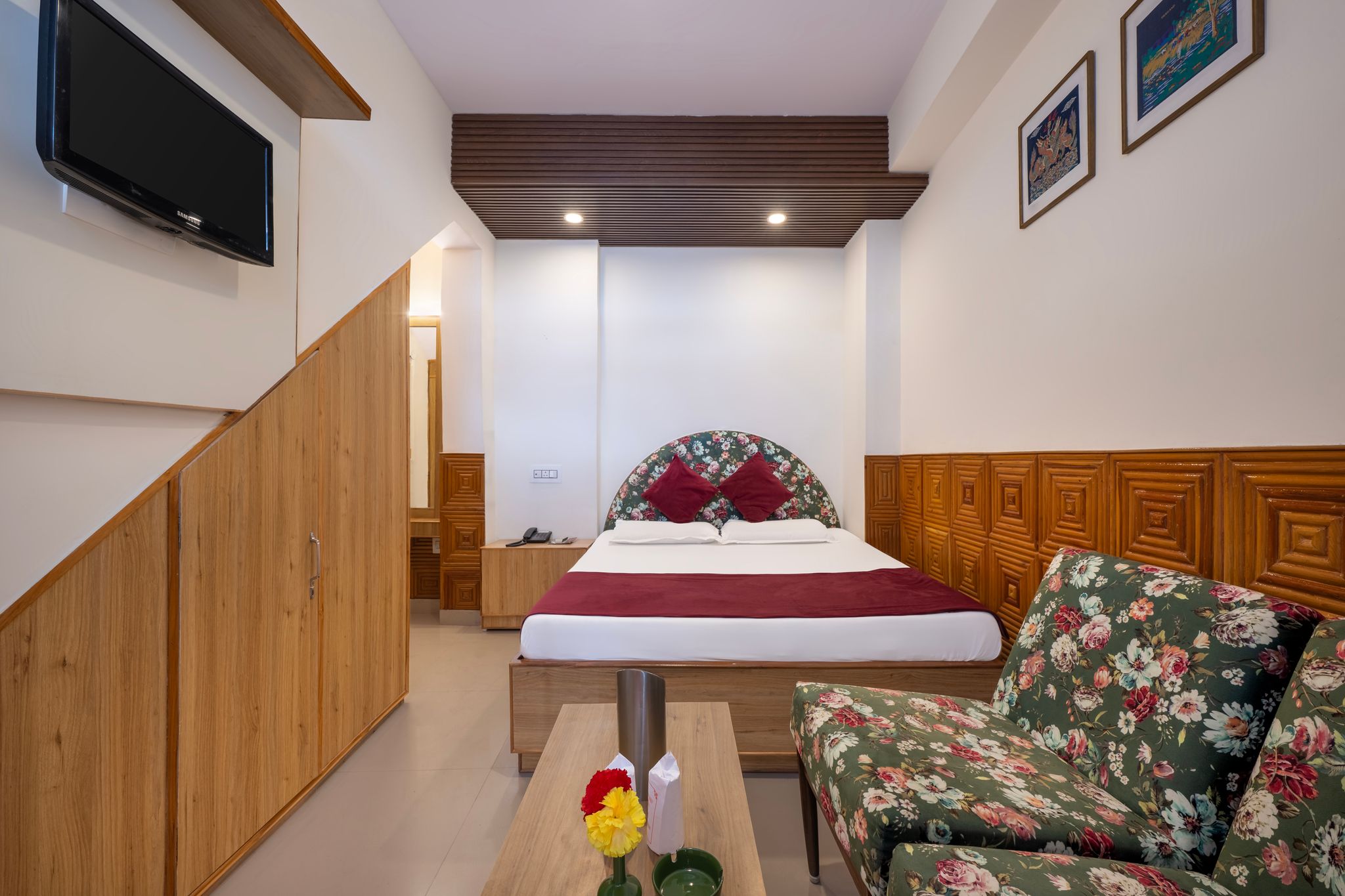 Brightland Hotel Near Mall Road (Stags not allowed) Imperial Room (non valley view) 3