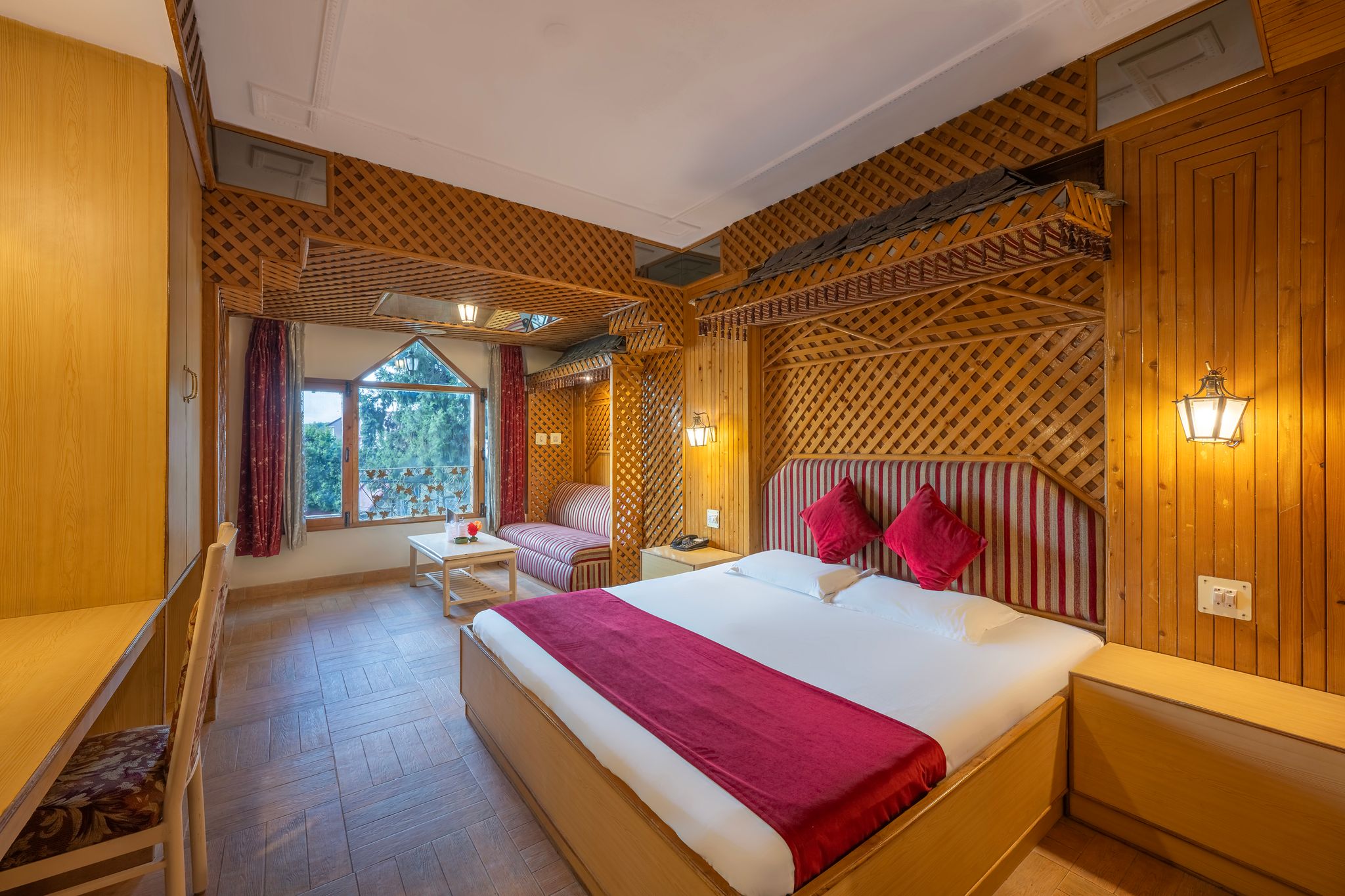 Brightland Hotel Near Mall Road (Stags not allowed)