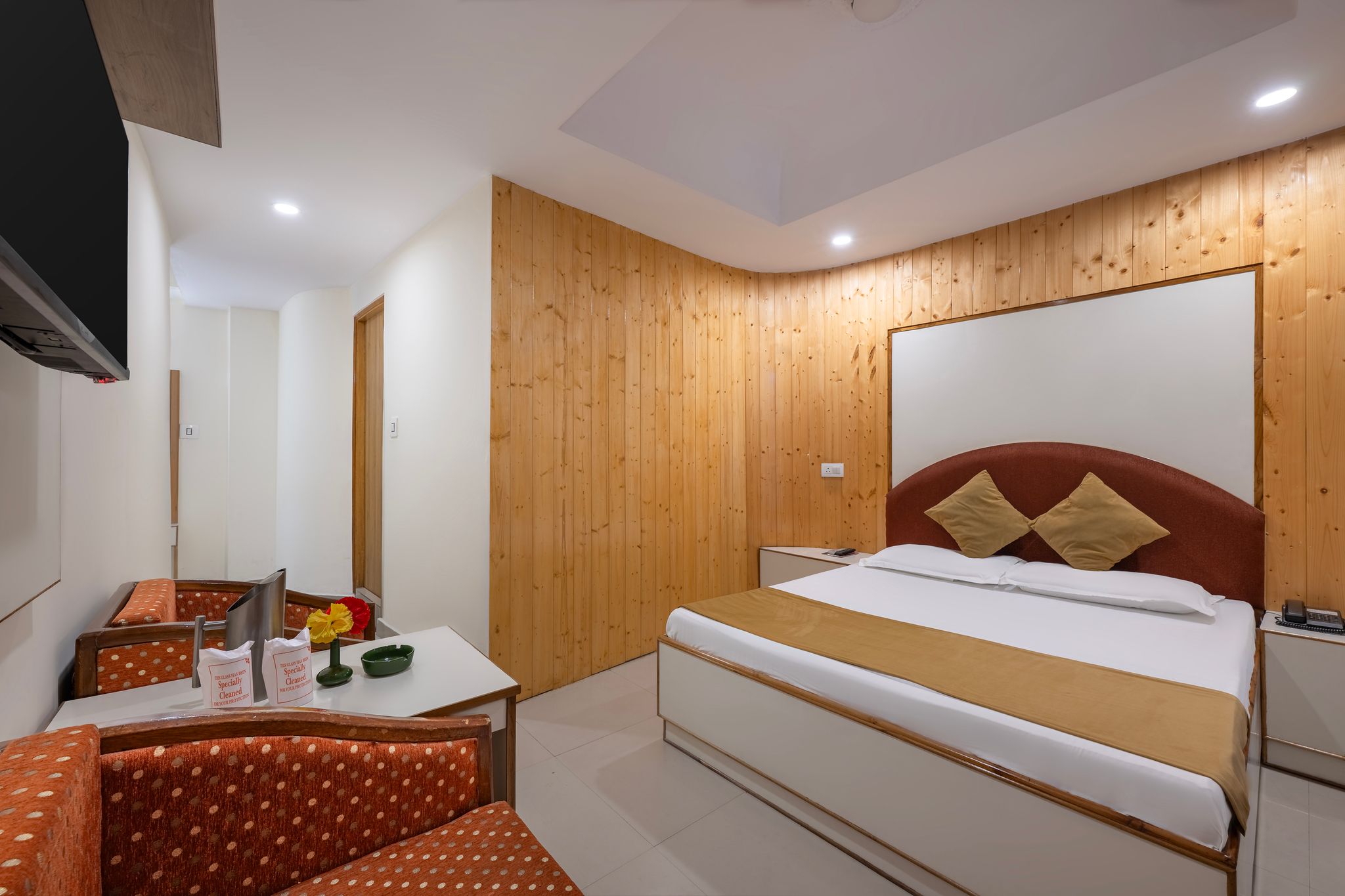 Brightland Hotel Near Mall Road (Stags not allowed) Imperial Room (non valley view) 6