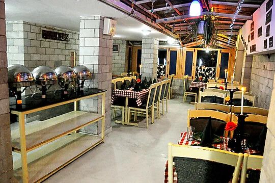 Brightland Hotel Near Mall Road (Stags not allowed)