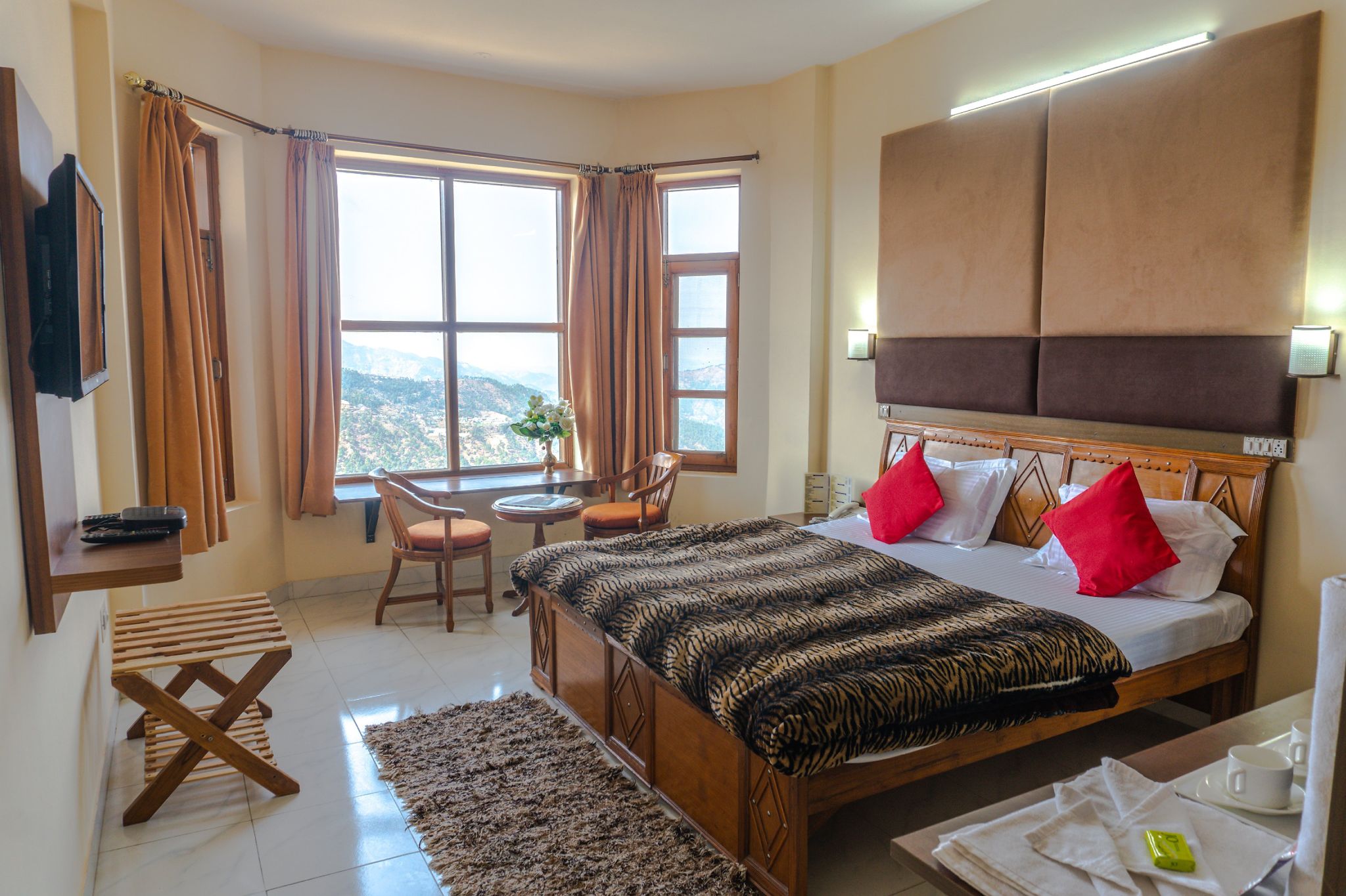 Standard Room - With Partial Valley View