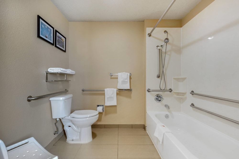 Suite, 1 King Bed, Accessible, Non Smoking