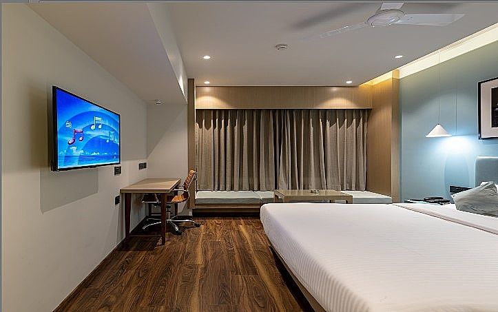 undefined Hotel Regal Grand 8