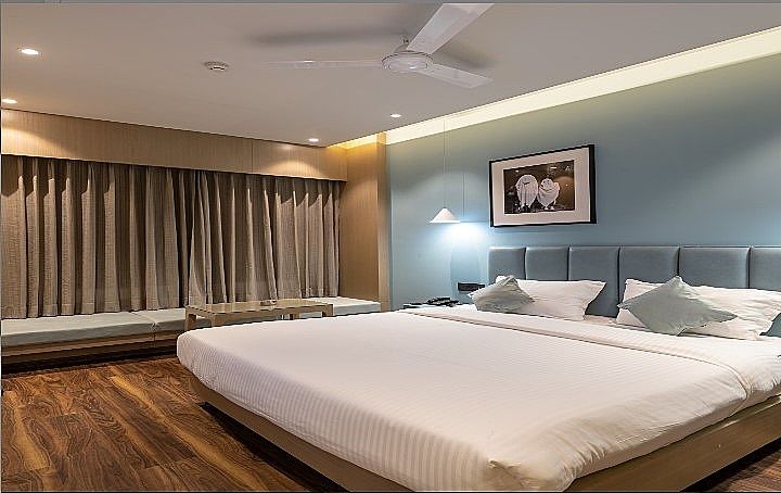 undefined Hotel Regal Grand 9