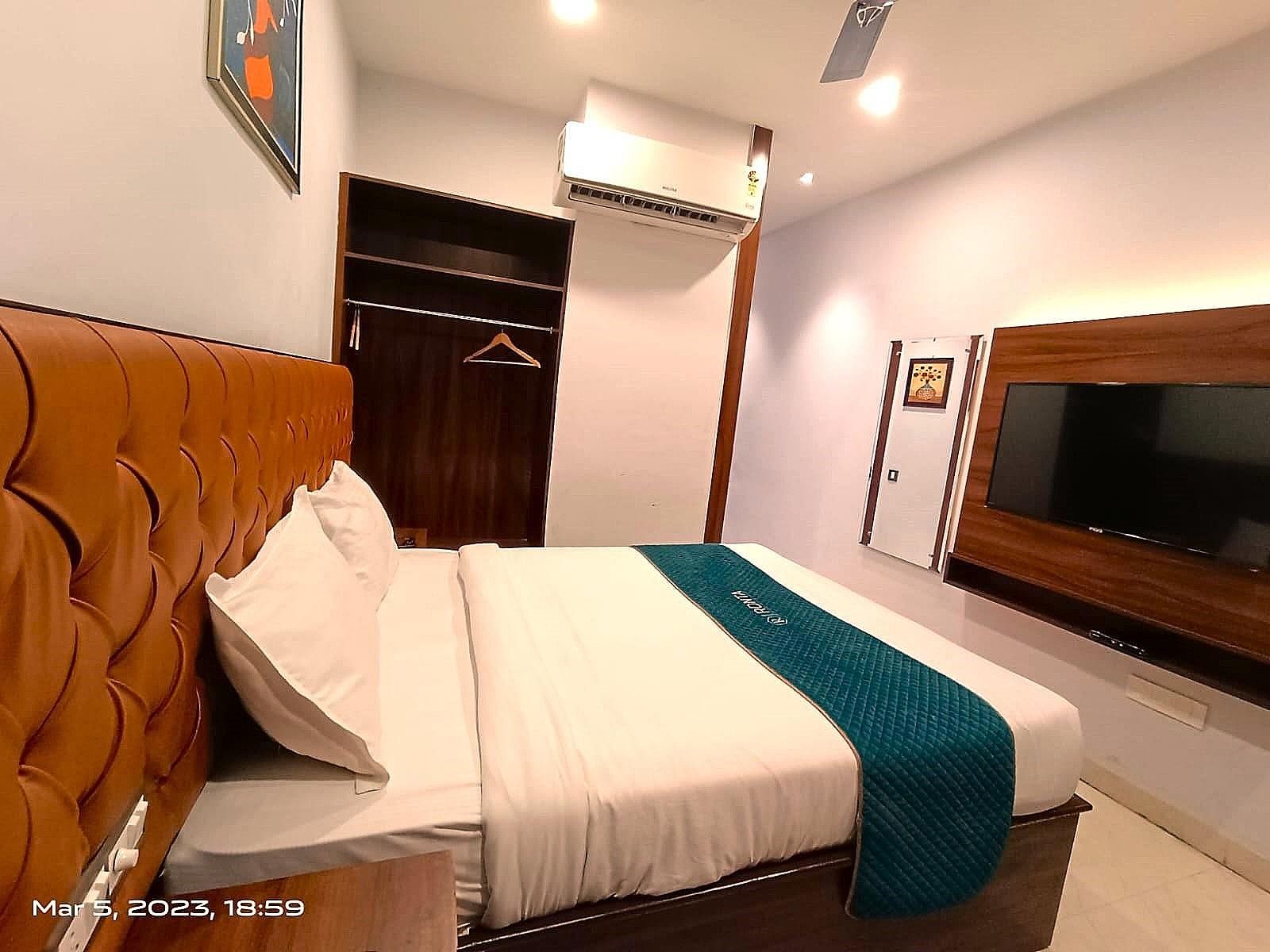 Helios Hotel Executive Room 5