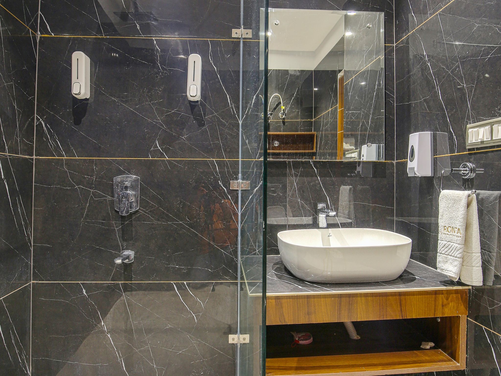 Helios Hotel Executive Room 8