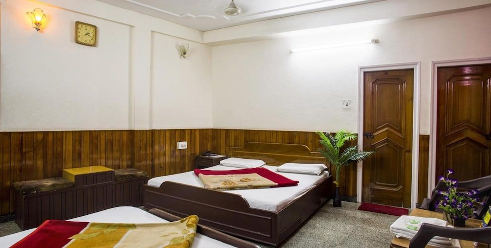 Deluxe Four Bed Family room