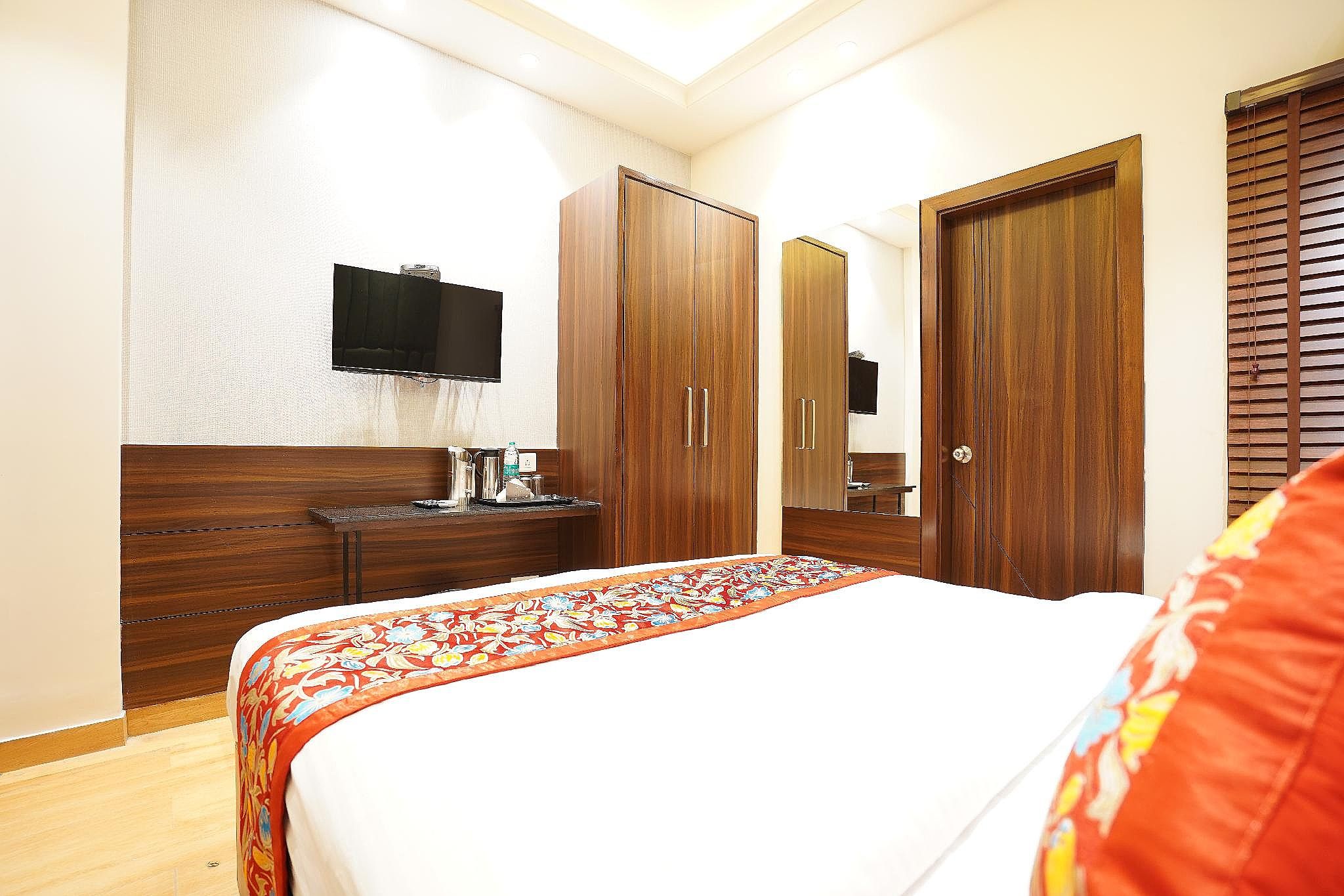 Hotel Magnum Standard Room 12